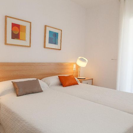 Uhc Ventura Park Apartments Салоу Стая снимка