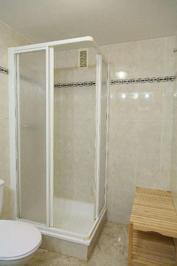 Uhc Ventura Park Apartments Салоу Екстериор снимка
