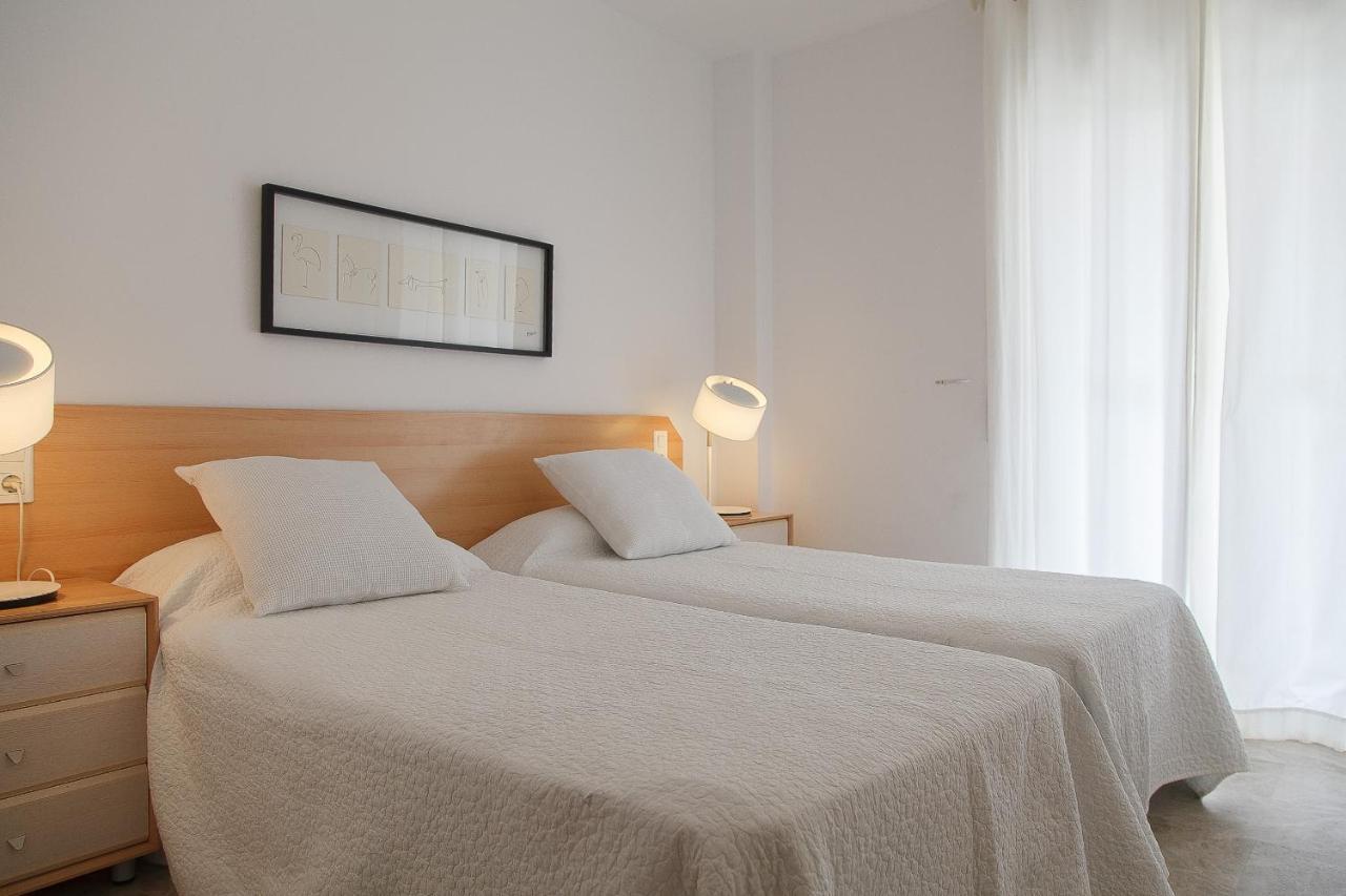 Uhc Ventura Park Apartments Салоу Екстериор снимка