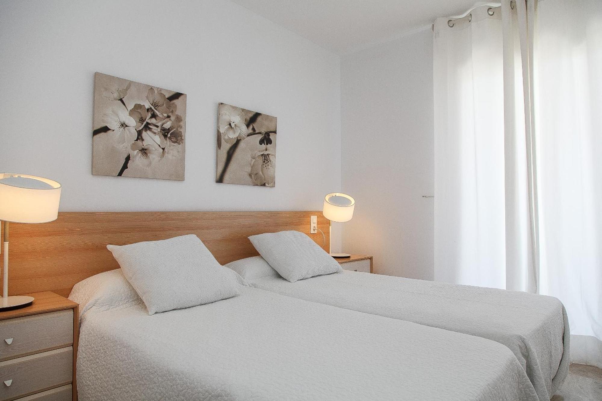 Uhc Ventura Park Apartments Салоу Стая снимка