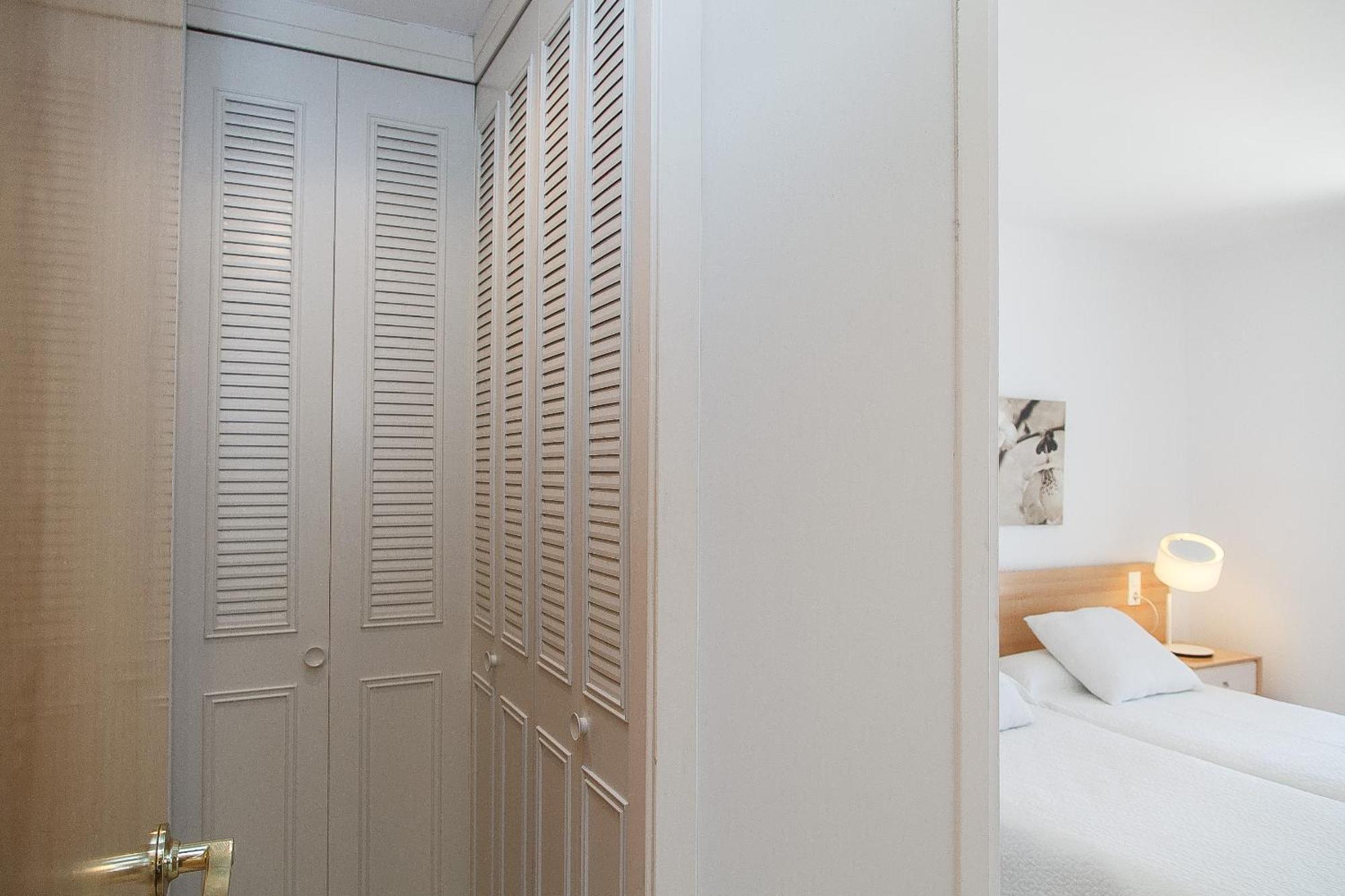Uhc Ventura Park Apartments Салоу Стая снимка