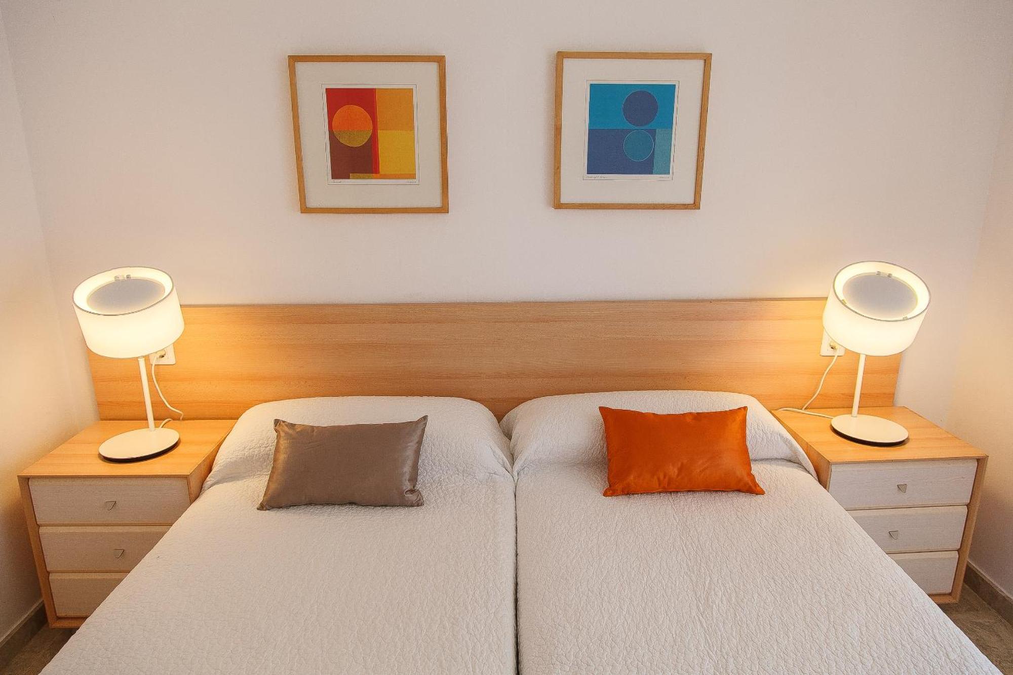 Uhc Ventura Park Apartments Салоу Стая снимка