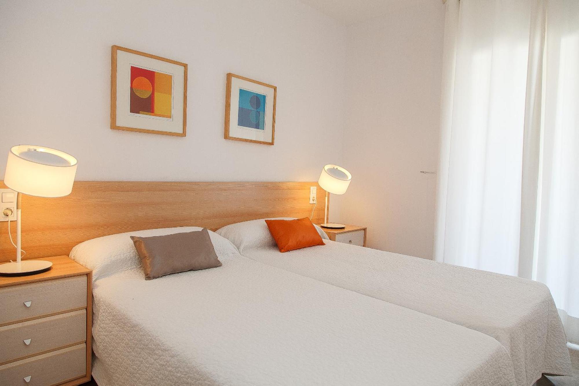 Uhc Ventura Park Apartments Салоу Стая снимка