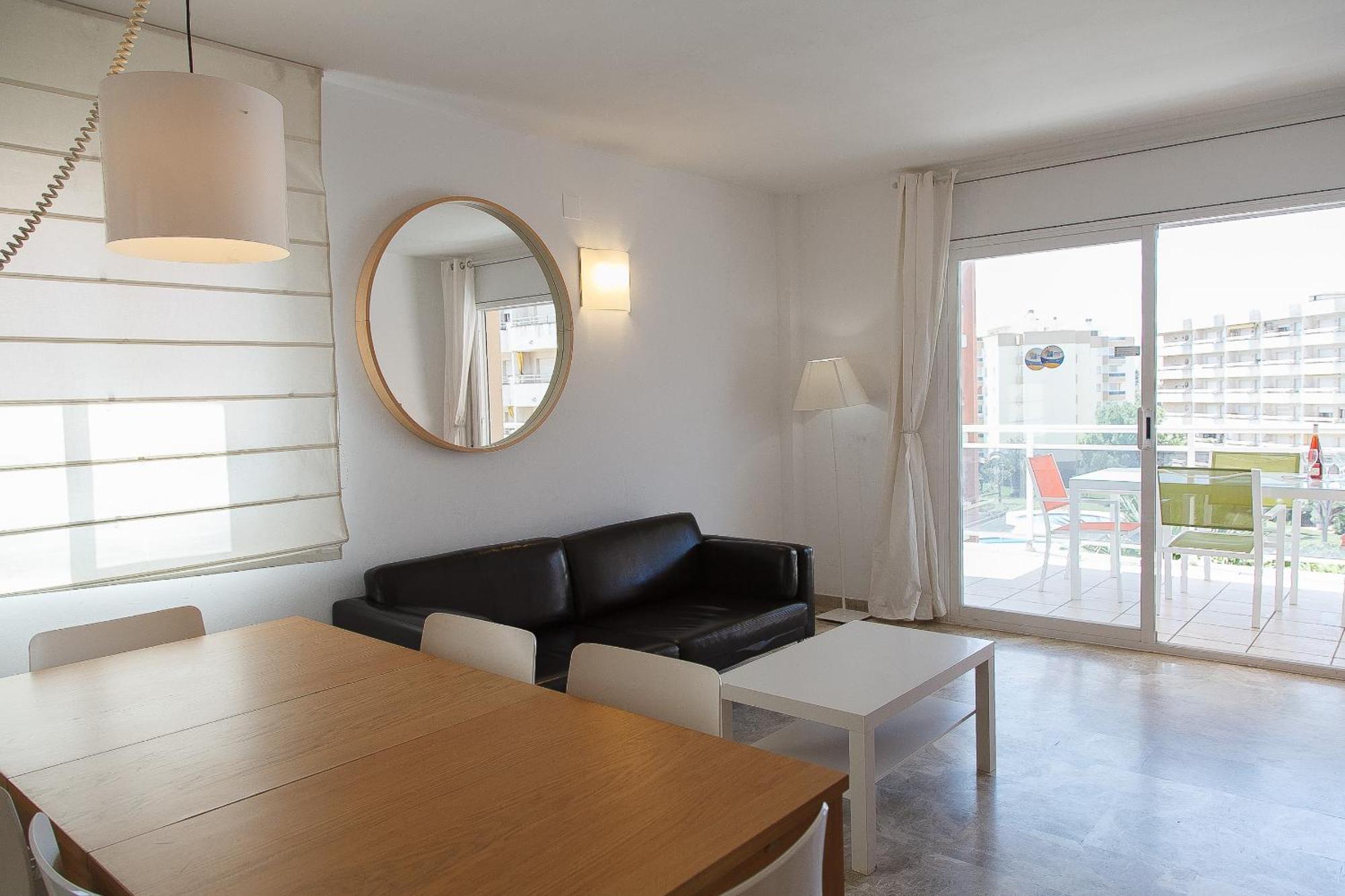 Uhc Ventura Park Apartments Салоу Стая снимка