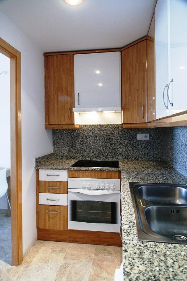 Uhc Ventura Park Apartments Салоу Екстериор снимка