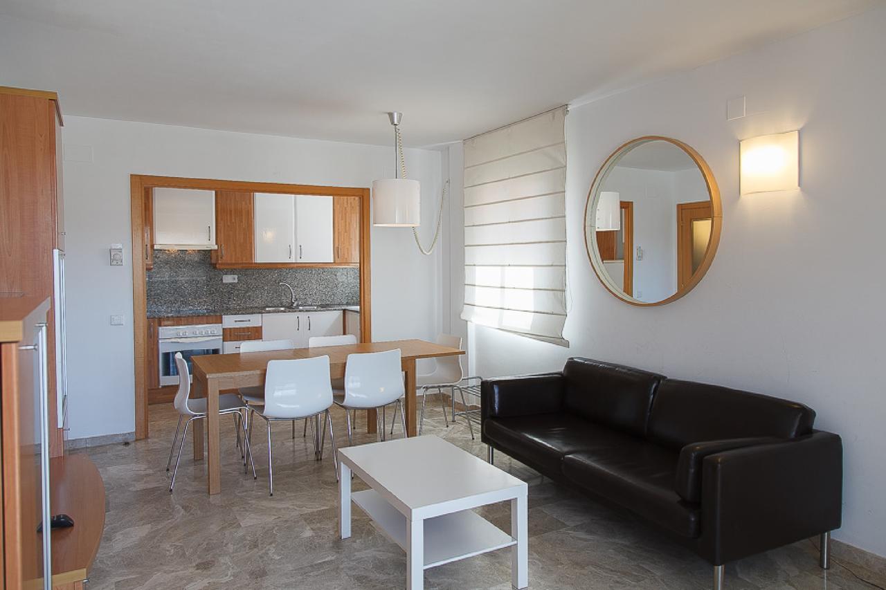Uhc Ventura Park Apartments Салоу Екстериор снимка