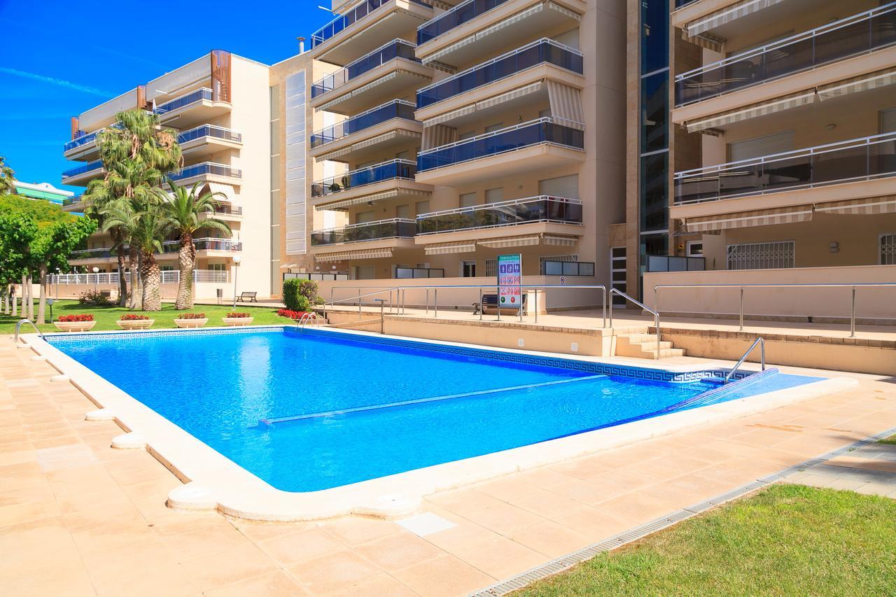 Uhc Ventura Park Apartments Салоу Екстериор снимка
