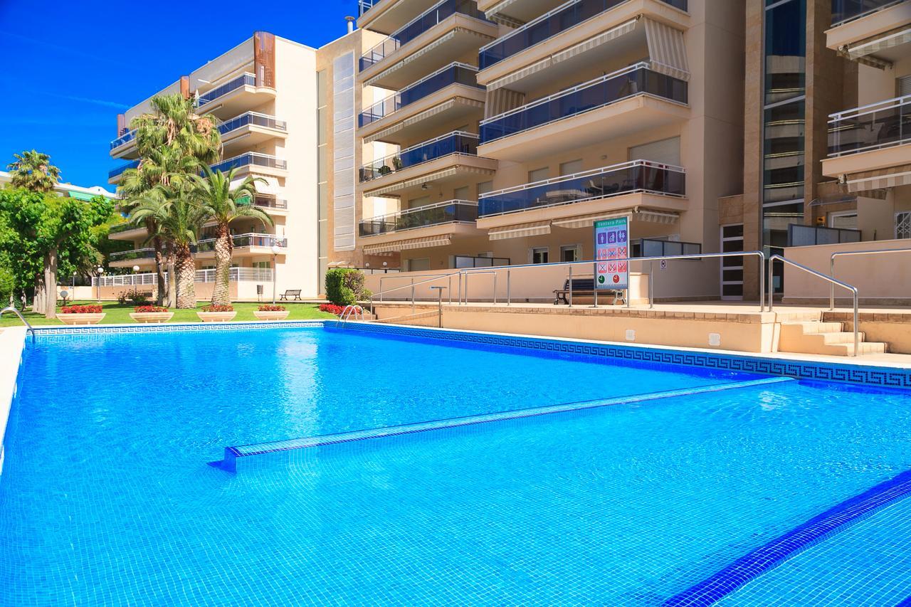 Uhc Ventura Park Apartments Салоу Екстериор снимка