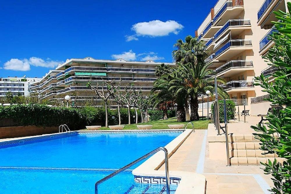 Uhc Ventura Park Apartments Салоу Екстериор снимка